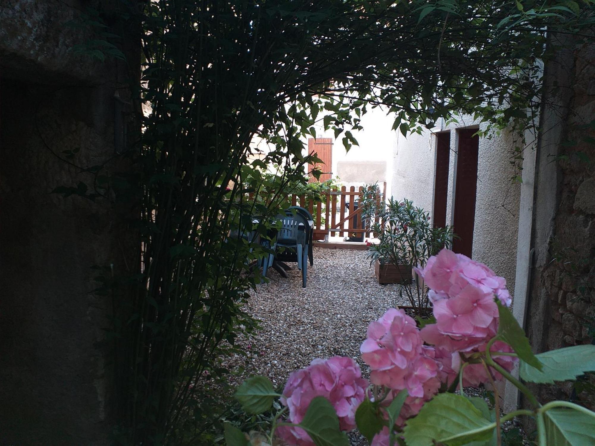 Maison Berrichonne 2 Chambres Cour Et Jardin Saint-Marcel (Indre)